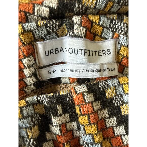 Urban Outfitters Bryn Pull-On Flare Pant in Orange Zigzag Womens Size Small - Picture 8 of 10